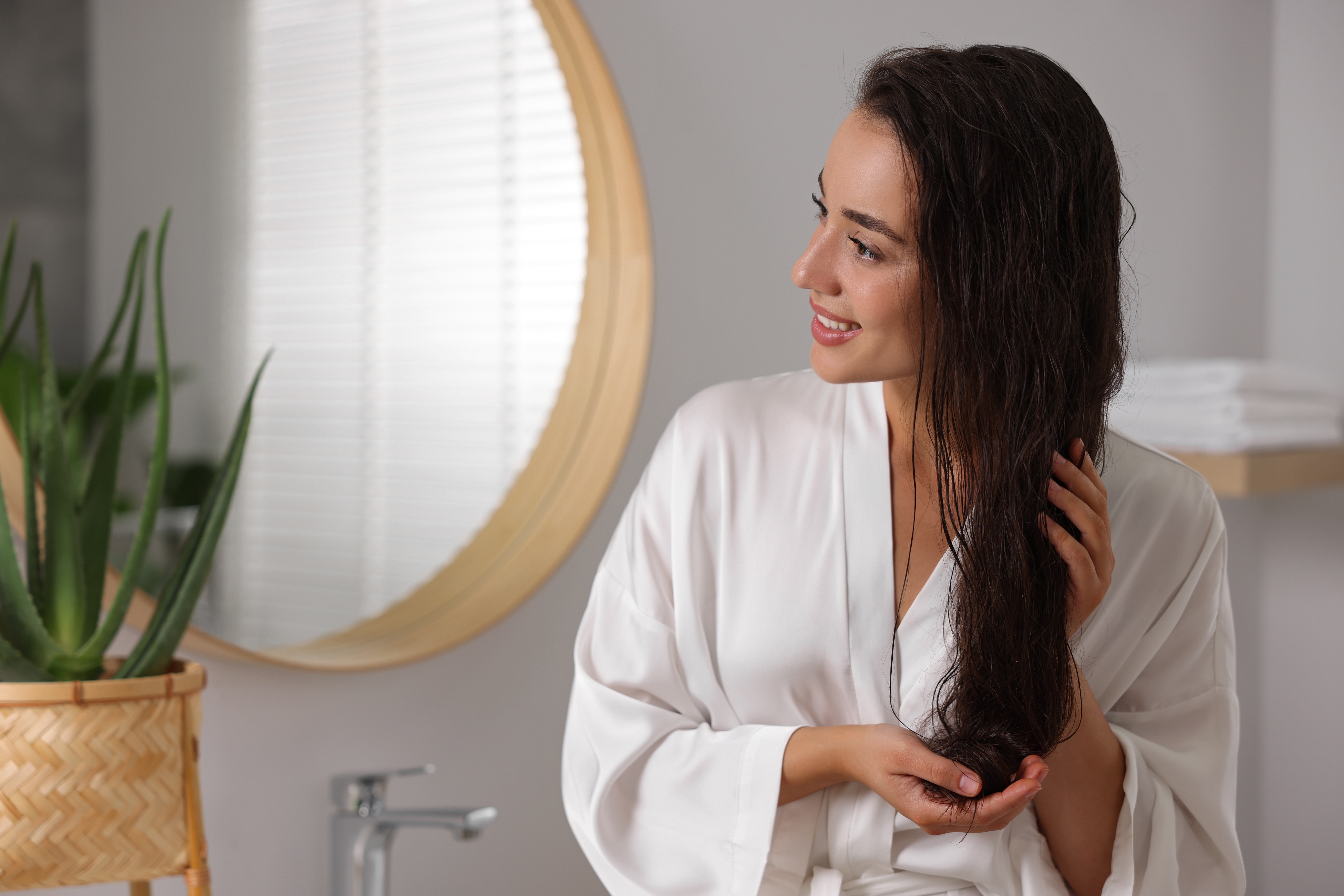 Aloe Vera ile Saç Bakımı: Faydaları, Uygulama ve Maske Önerileri